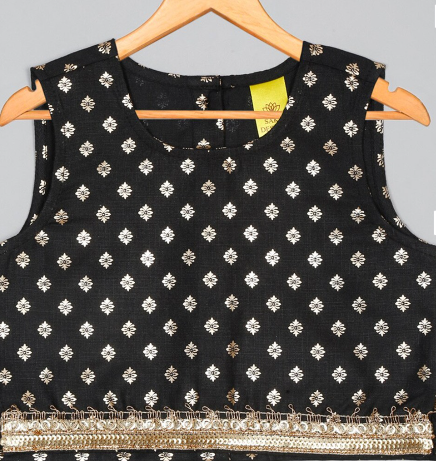 Girls Sleeveless Lehenga & Blouse With Dupatta